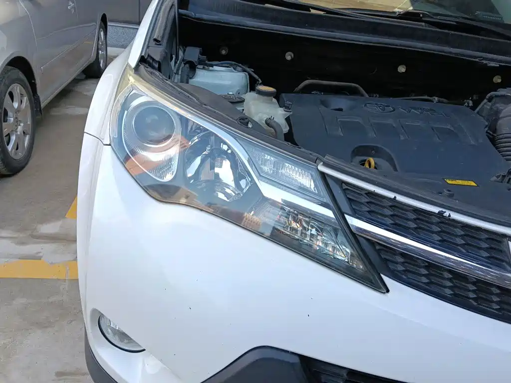 Toyota RAV4 — миниатюра 7