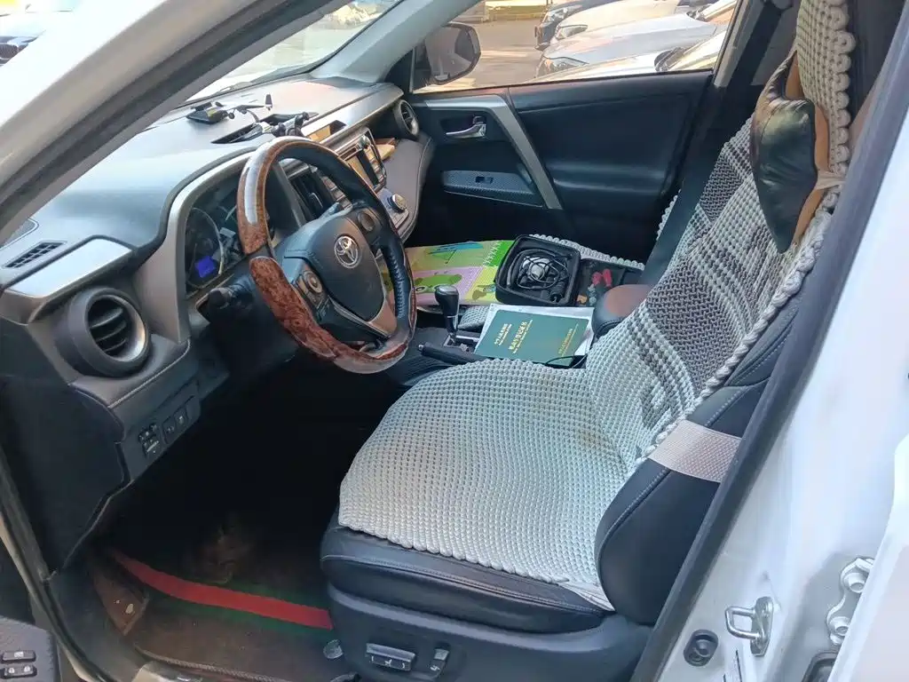Toyota RAV4 — миниатюра 16