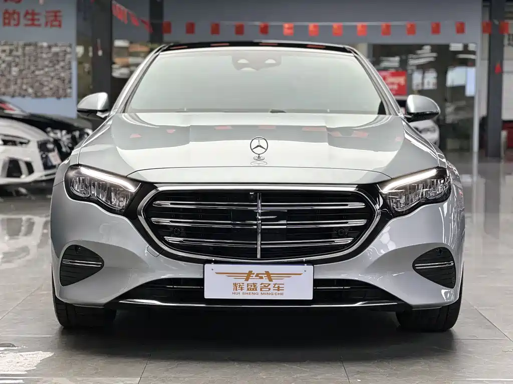 Mercedes-Benz E-Class — миниатюра 2