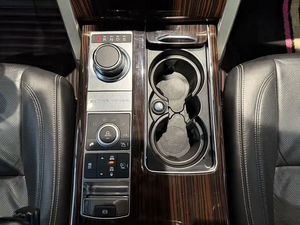 Land Rover Range Rover — миниатюра 9