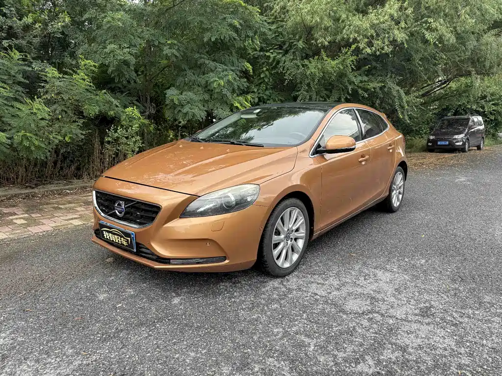 Volvo V40