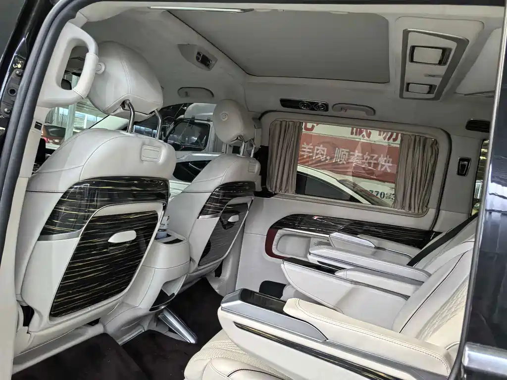 Mercedes-Benz V-Class — миниатюра 13