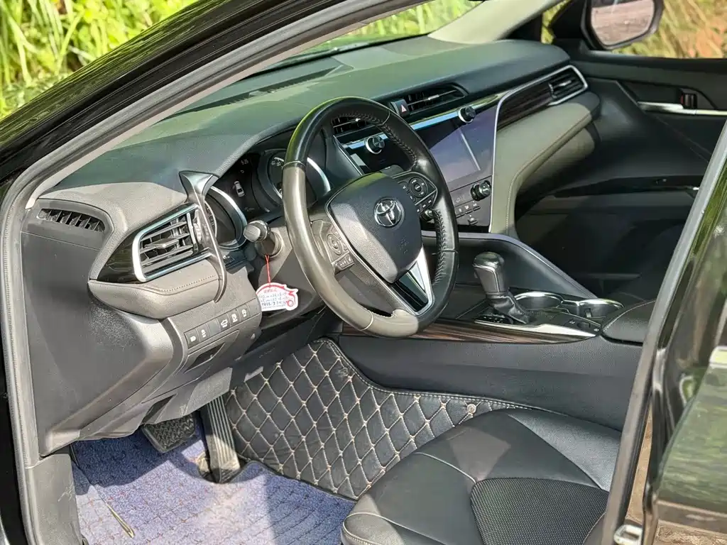 Toyota Camry — миниатюра 7