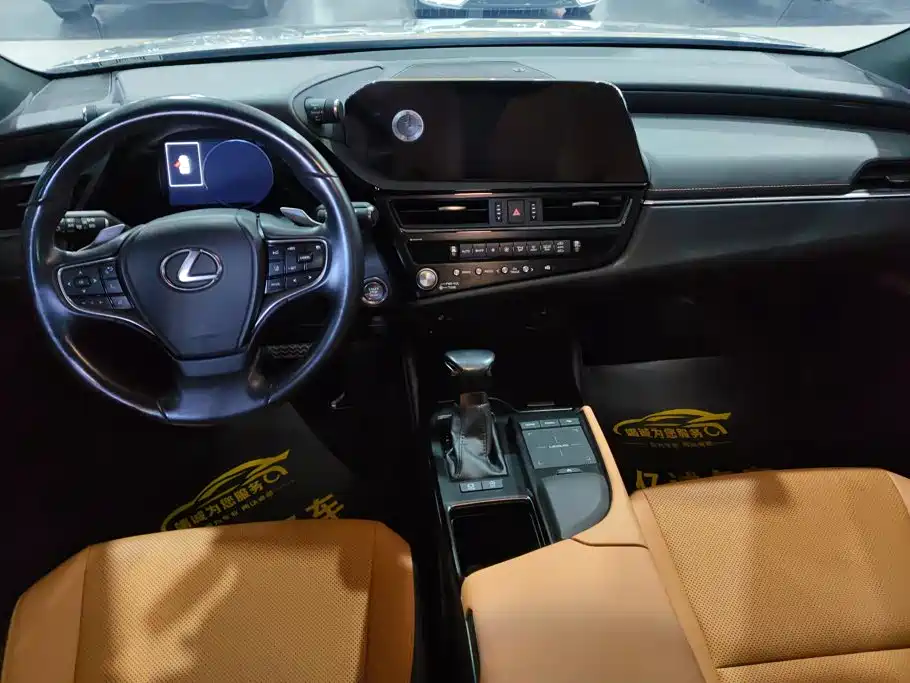 Lexus ES — миниатюра 12