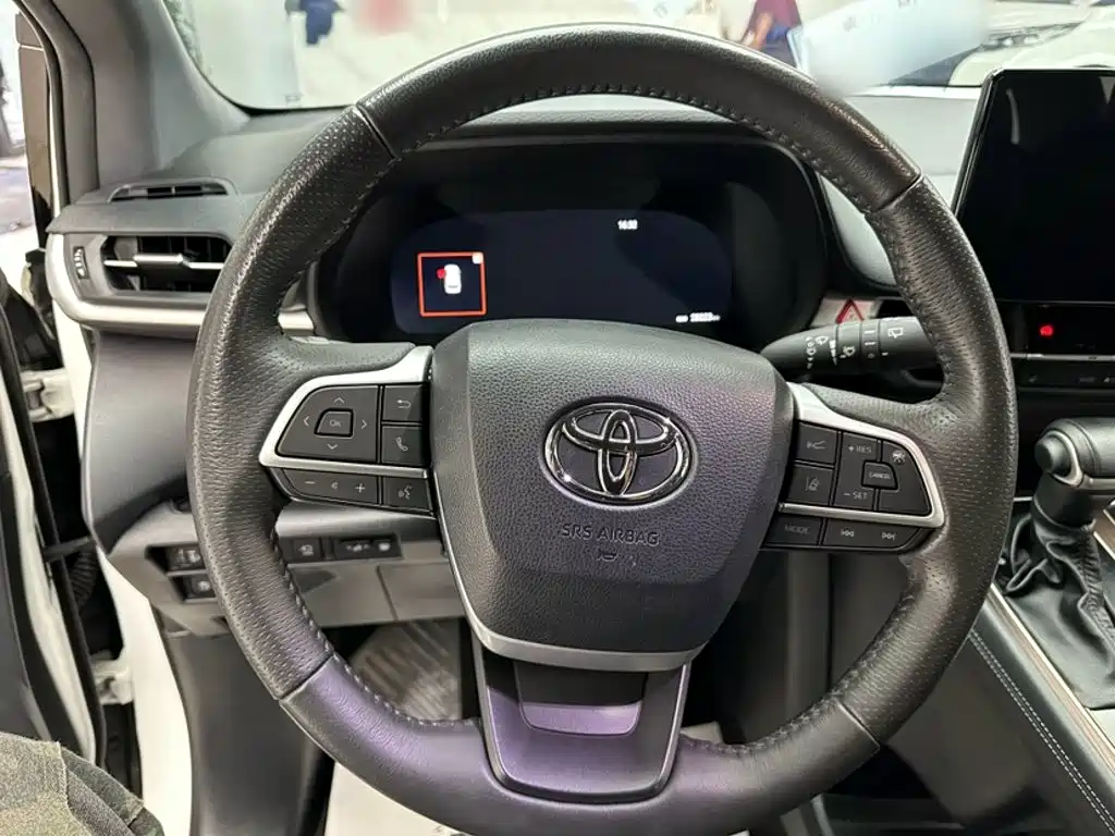 Toyota Granvia — миниатюра 10