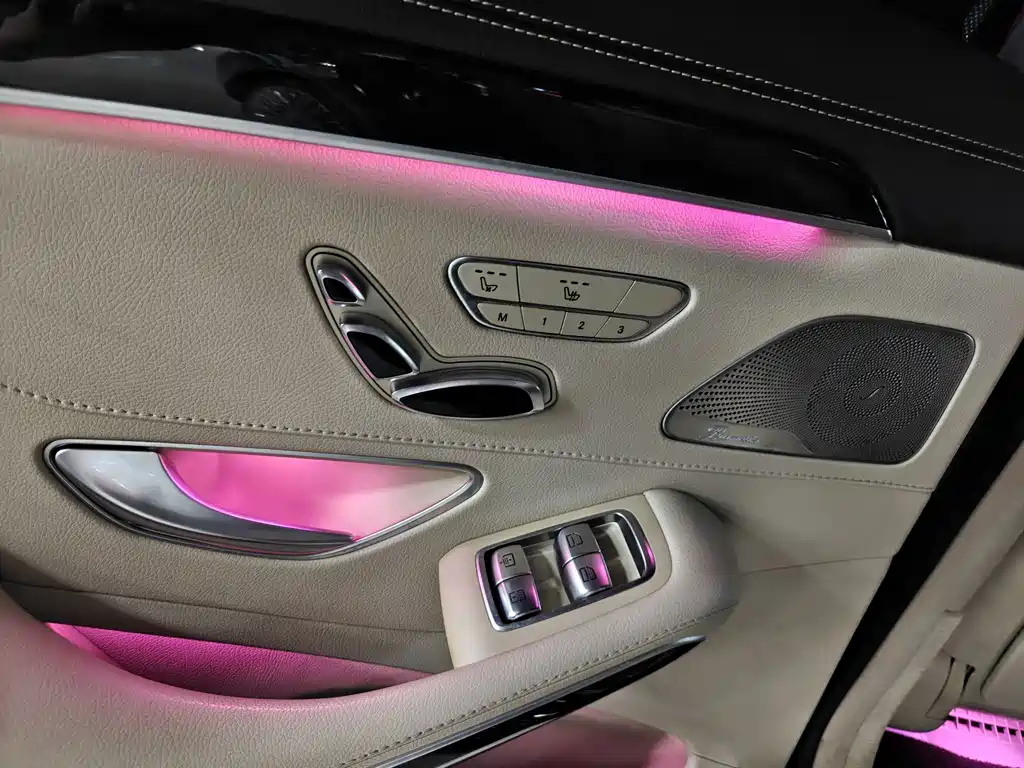 Mercedes-Benz S-Class — миниатюра 7