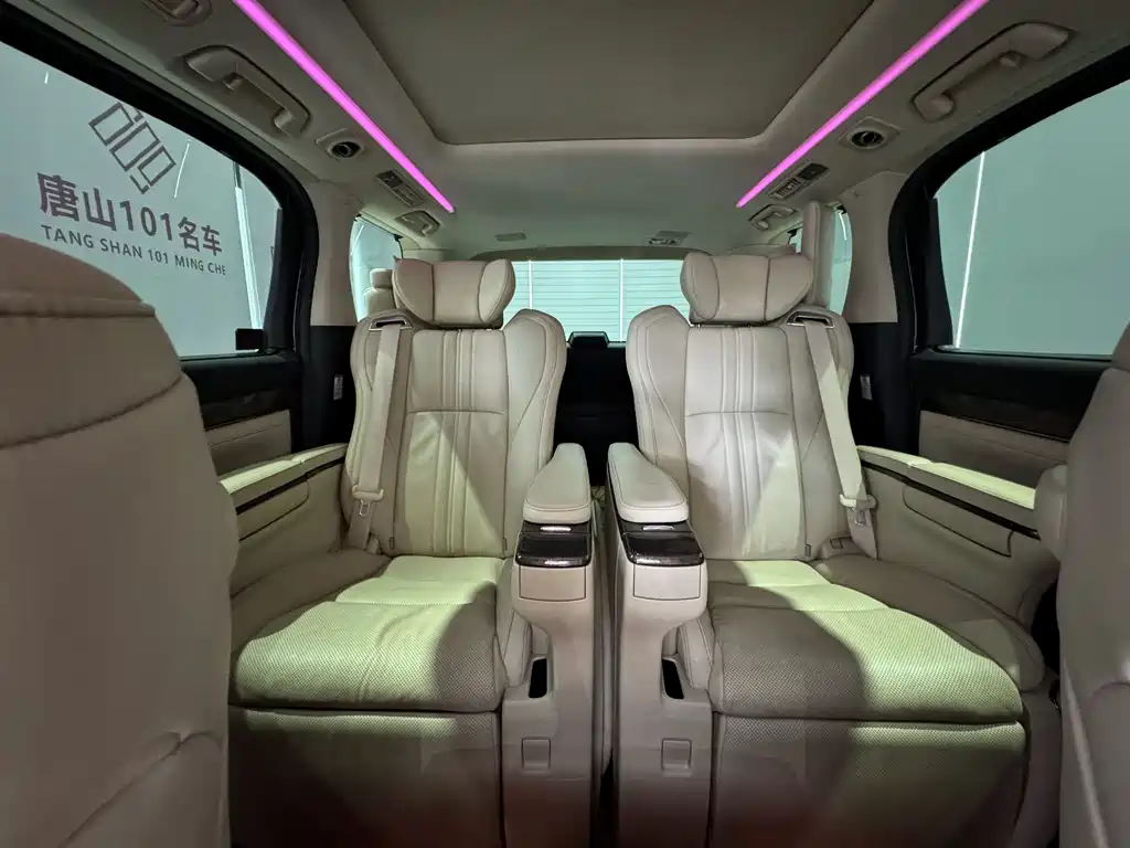 Toyota Alphard — фотографии объявления, Фото 21