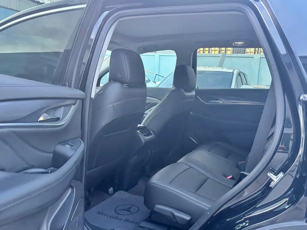 Buick Enclave — миниатюра 10