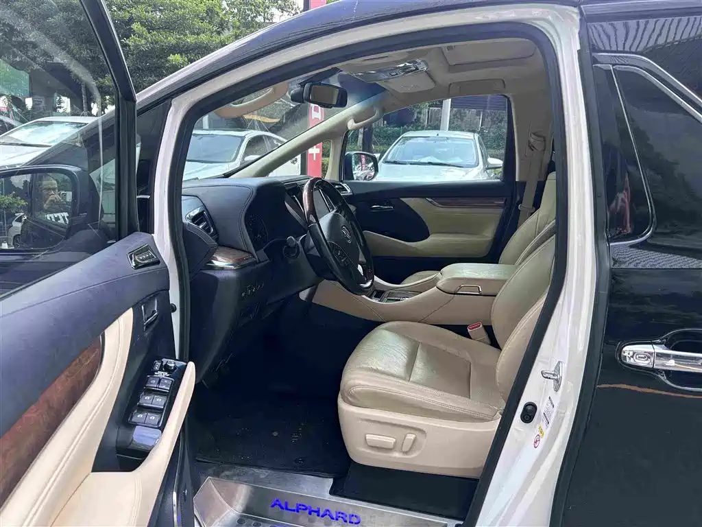 Toyota Alphard — фотографии объявления, Фото 5