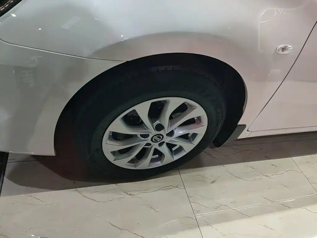 Nissan Sylphy — миниатюра 23