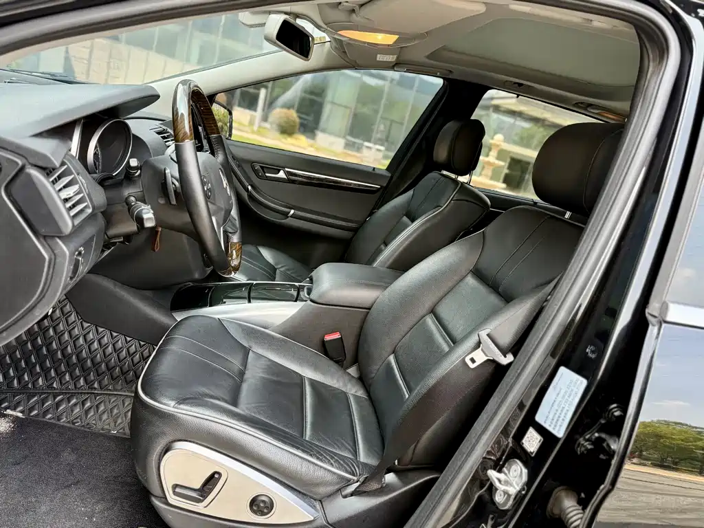 Mercedes-Benz R 2017 R 320 4MATIC