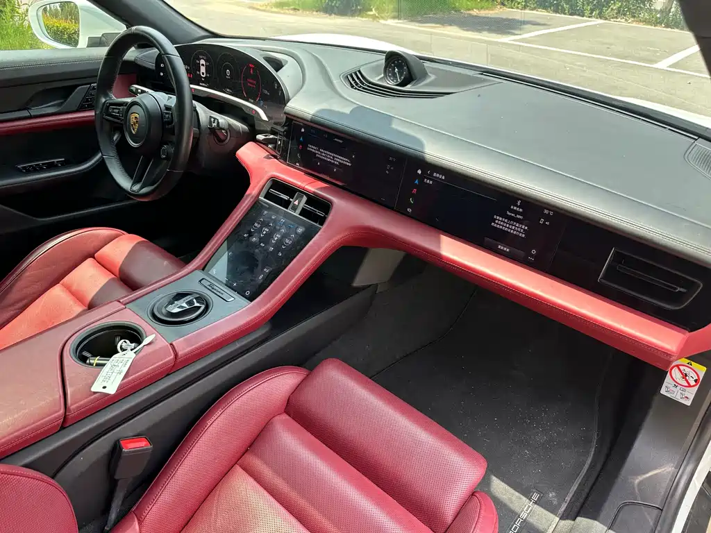 Porsche Taycan — миниатюра 19
