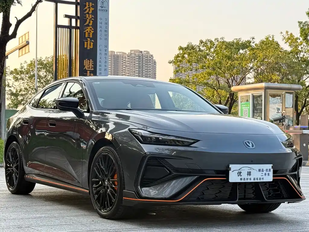 Changan UNI-V — миниатюра 3