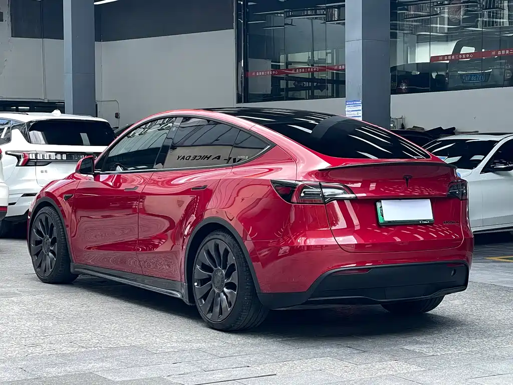 TESLA MODEL Y