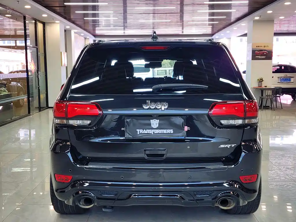 Jeep Grand Cherokee SRT — миниатюра 4