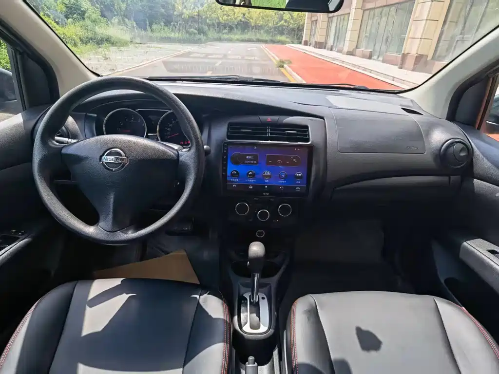 Nissan Livina — миниатюра 14