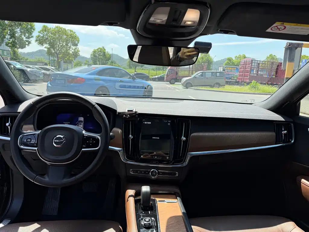Volvo S90 — миниатюра 8