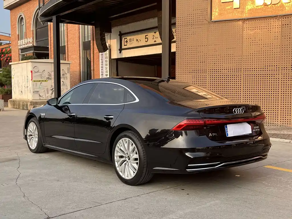 Audi A7L 2024 — фото 6