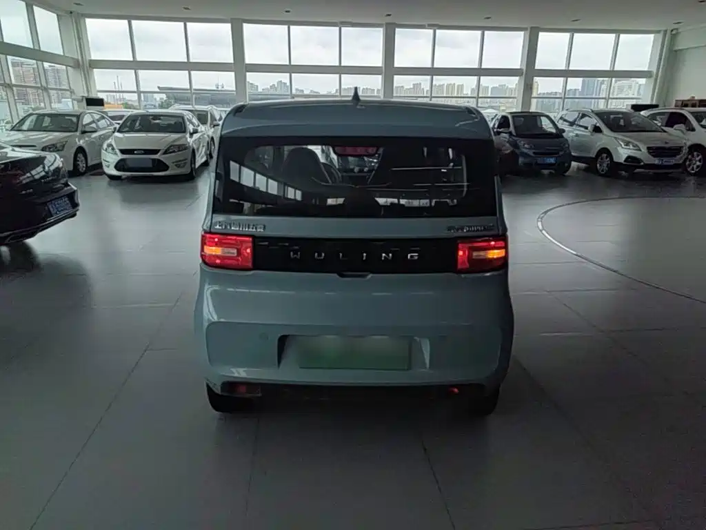 Wuling MINIEV — миниатюра 6