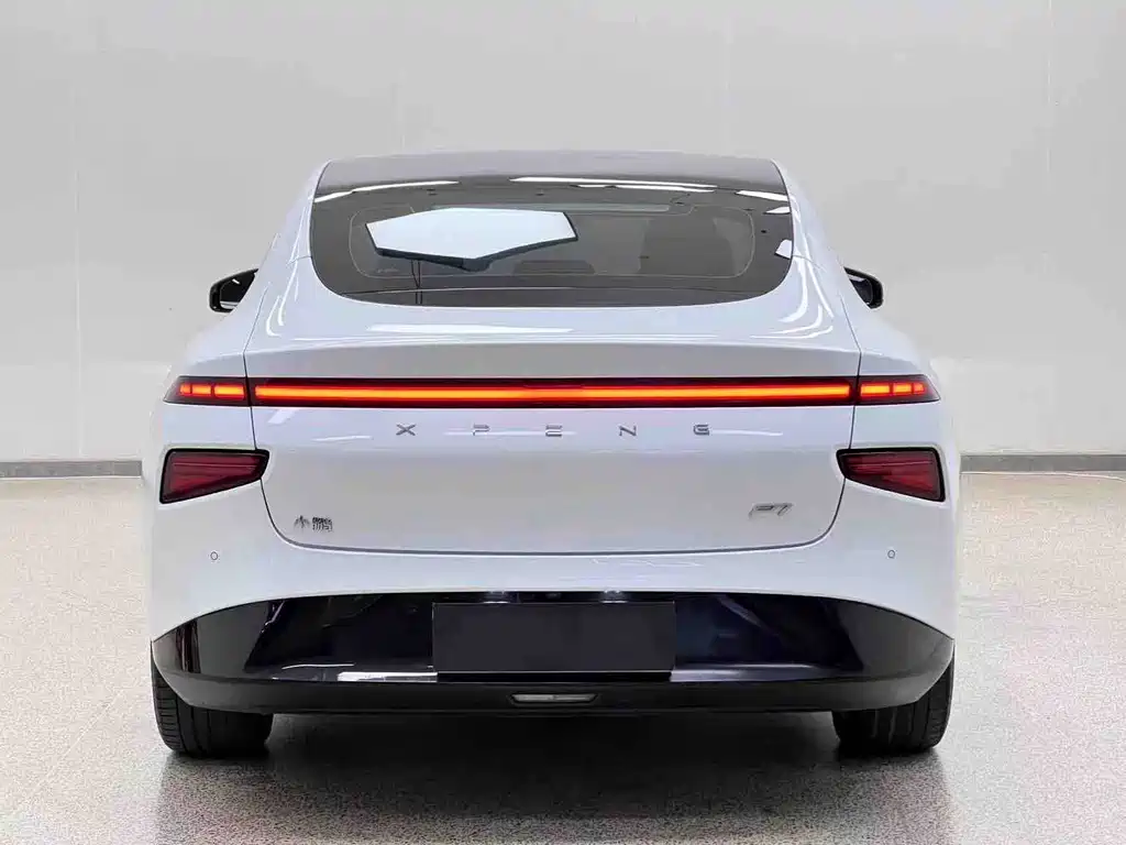 XPeng P7 — миниатюра 28