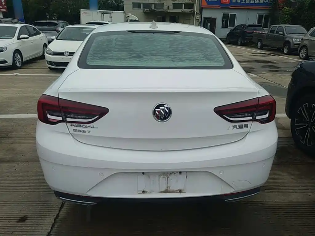 Buick Regal — миниатюра 6