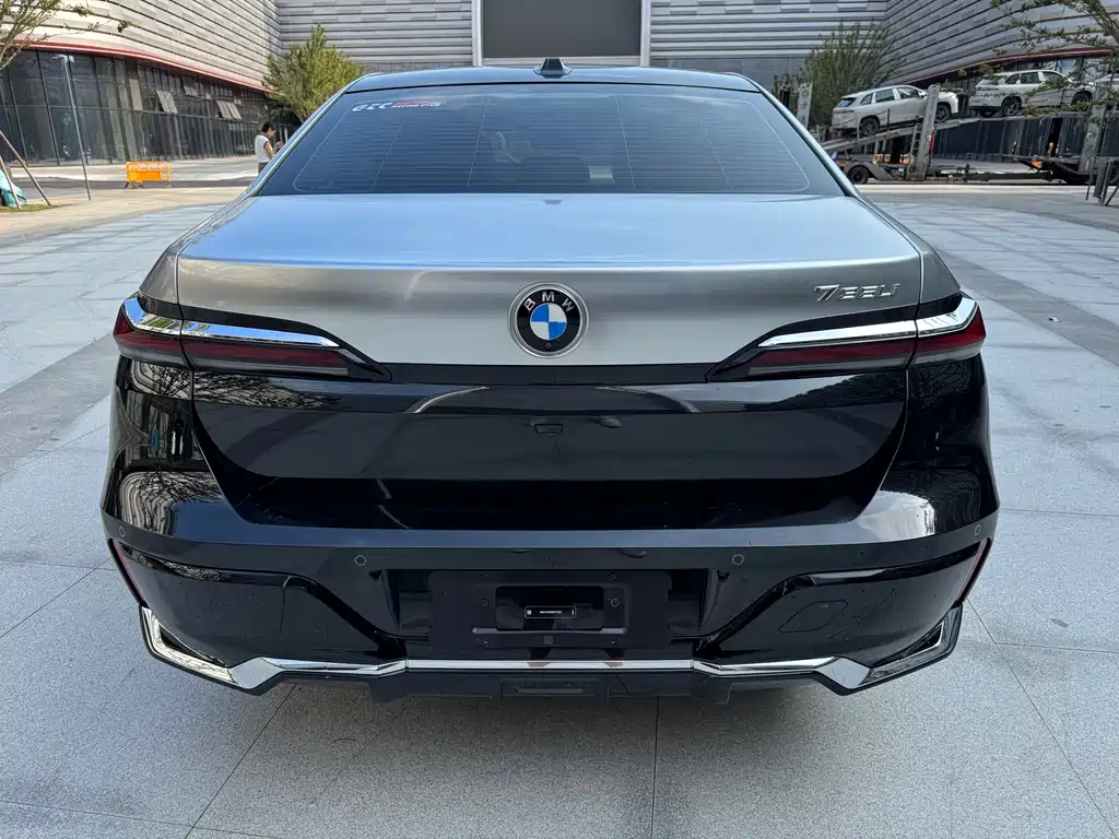 BMW  7 SERIES