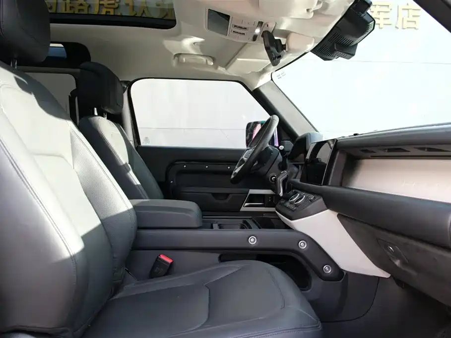 Land Rover Defender — миниатюра 12