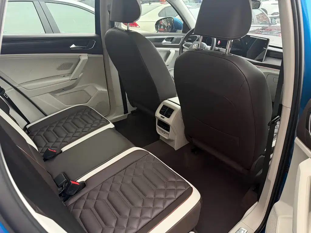Volkswagen Tayron 330TSI 2WD Luxury Plus Advanced Edition, фото 2