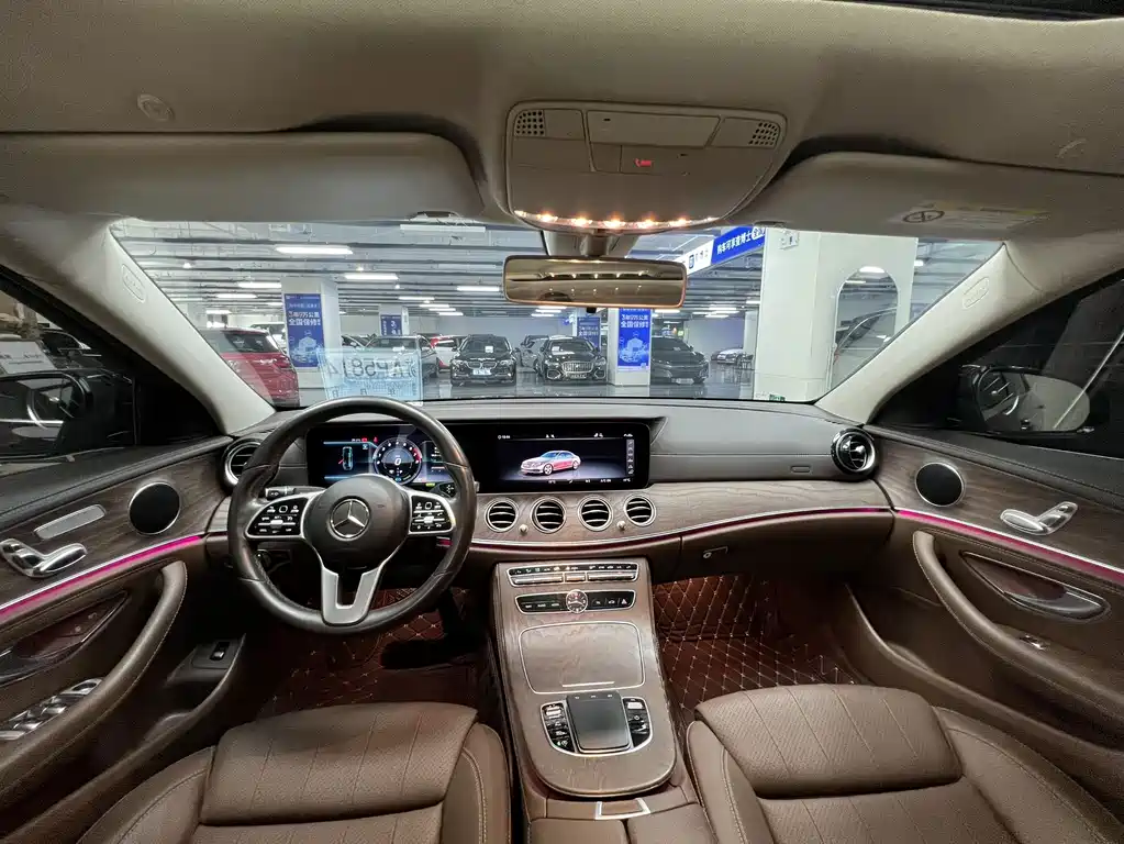 Mercedes-Benz E-Class — миниатюра 9
