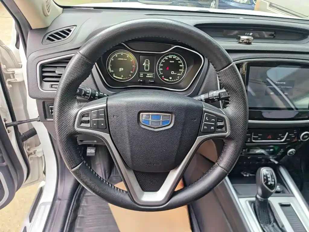 Geely Vision X6 — миниатюра 11