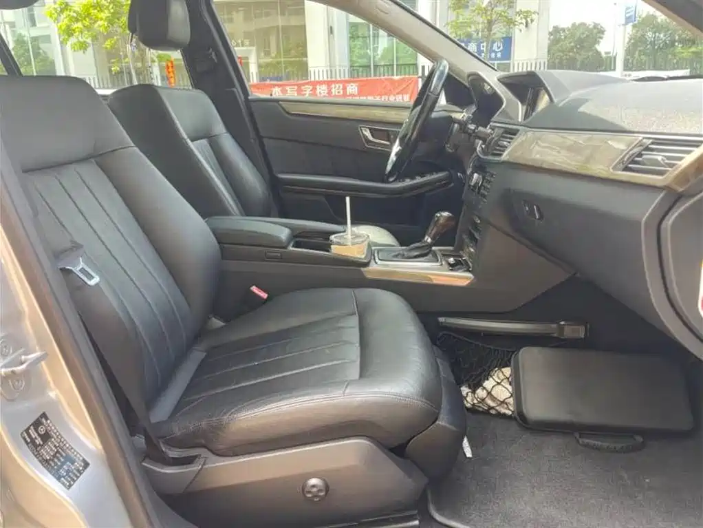 Mercedes-Benz E-Class E 2010 E 200 CGI