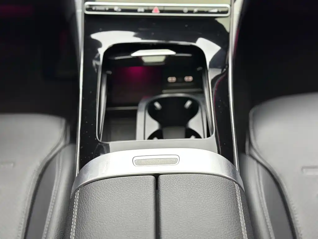 Mercedes-Benz C-Class — миниатюра 15