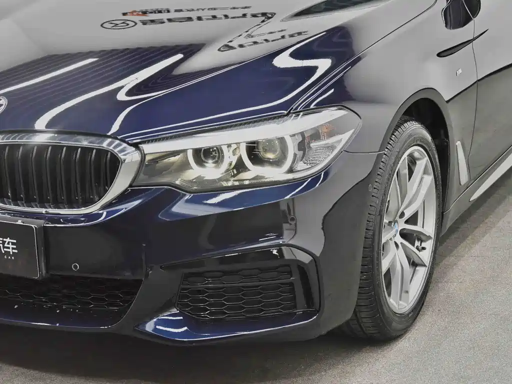 BMW 5 Series — миниатюра 7