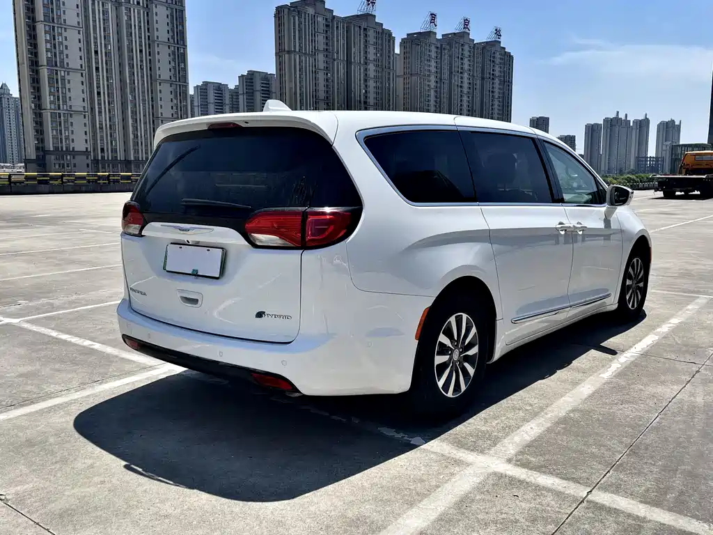 Chrysler Grand Voyager PHEV (Import) - фото 6