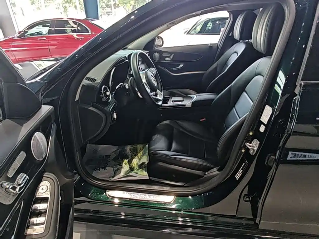 Mercedes-Benz C-Class — миниатюра 6