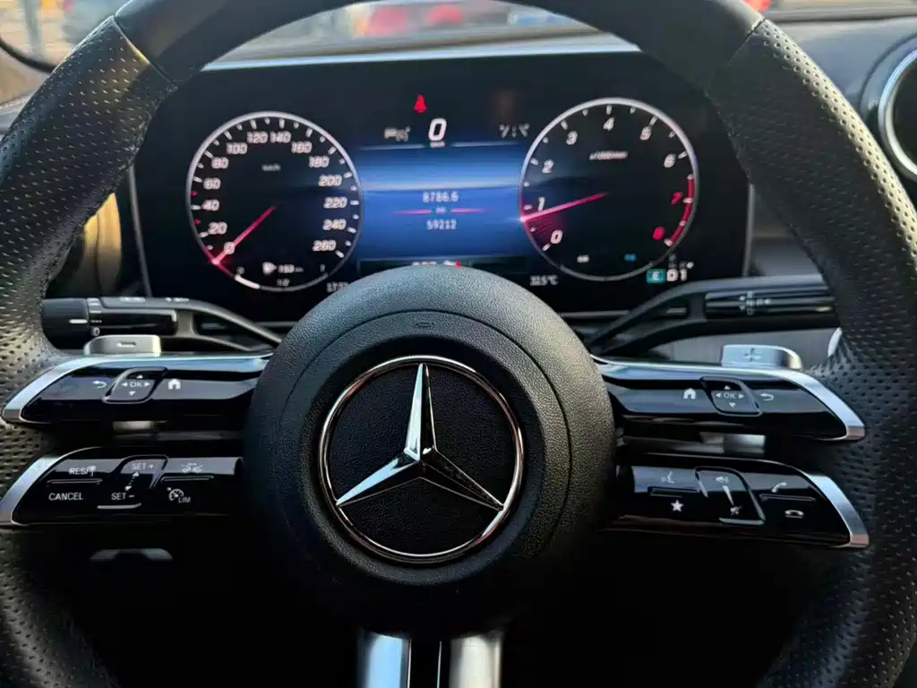 Mercedes-Benz C-Class — миниатюра 12