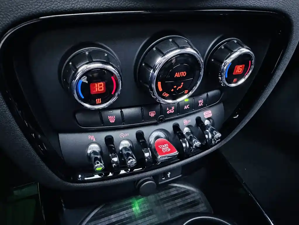 MINI Mini Clubman — миниатюра 14