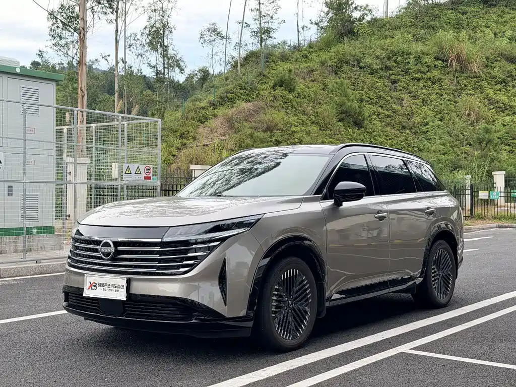 Nissan Teramont