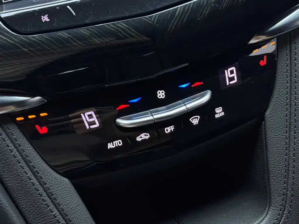 Cadillac XT6 — миниатюра 11