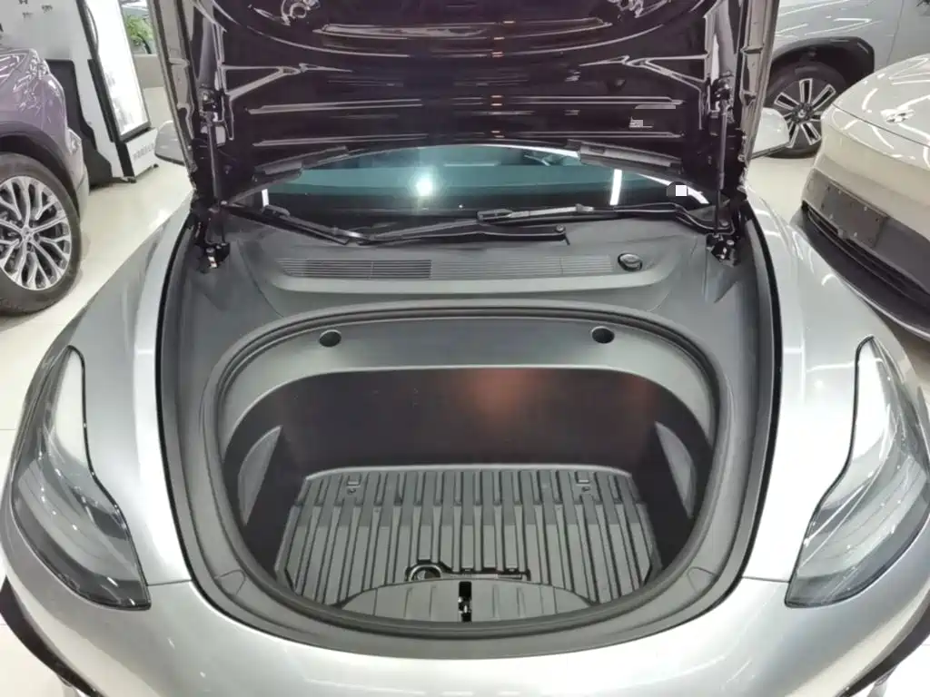 Tesla Model 3 — миниатюра 20