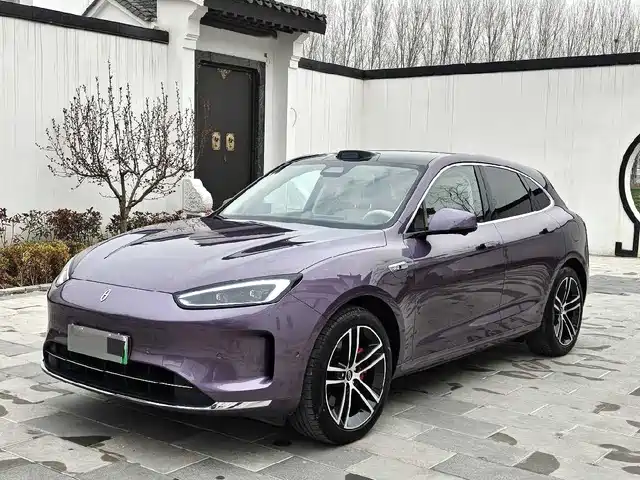 AITO ASK THE WORLD M5 2025