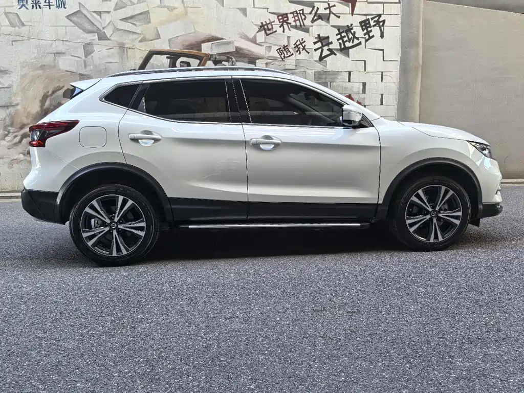 Nissan Qashqai — миниатюра 7