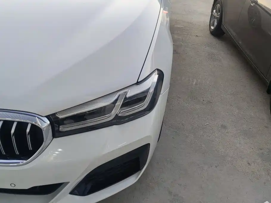 BMW 5 Series — миниатюра 5