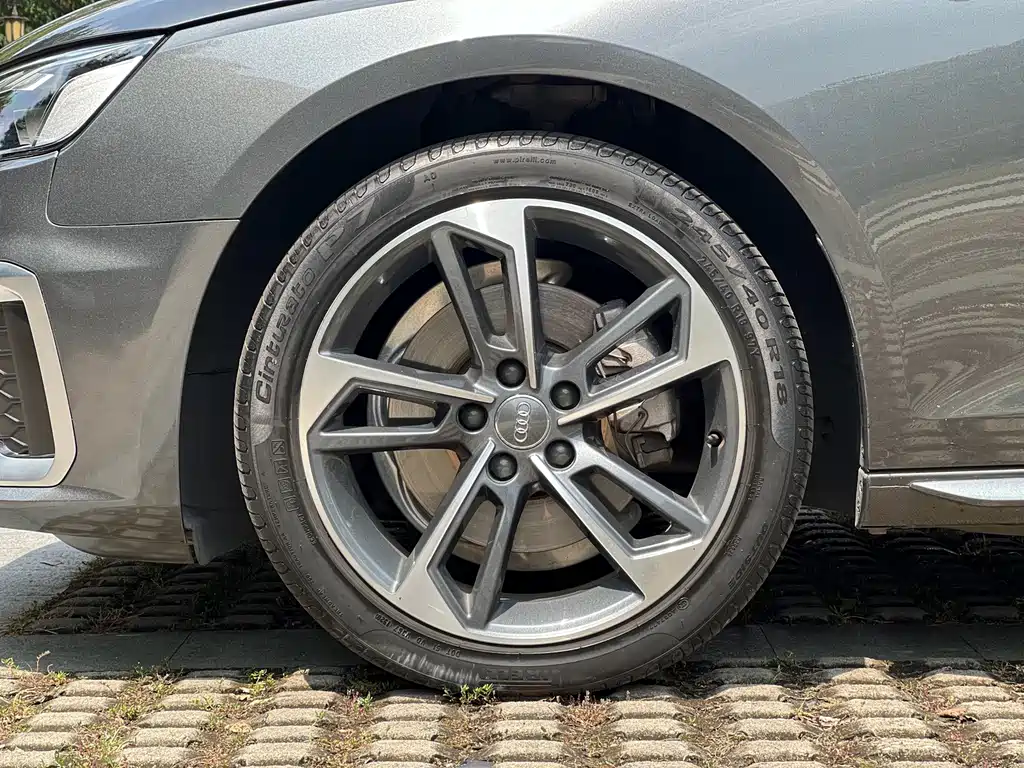 Audi A4L — миниатюра 11