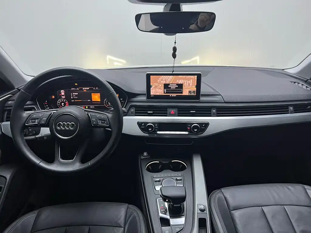 Audi A4L 2019 40 TFSI Fashion V