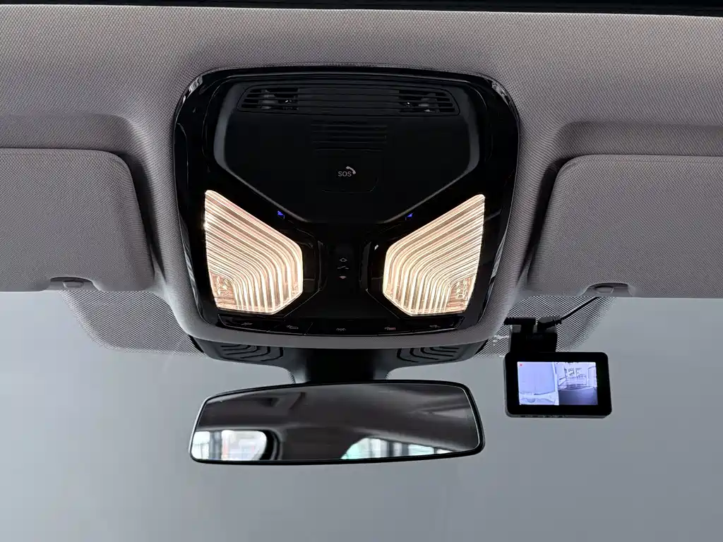 BMW 5 Series New Energy — миниатюра 25
