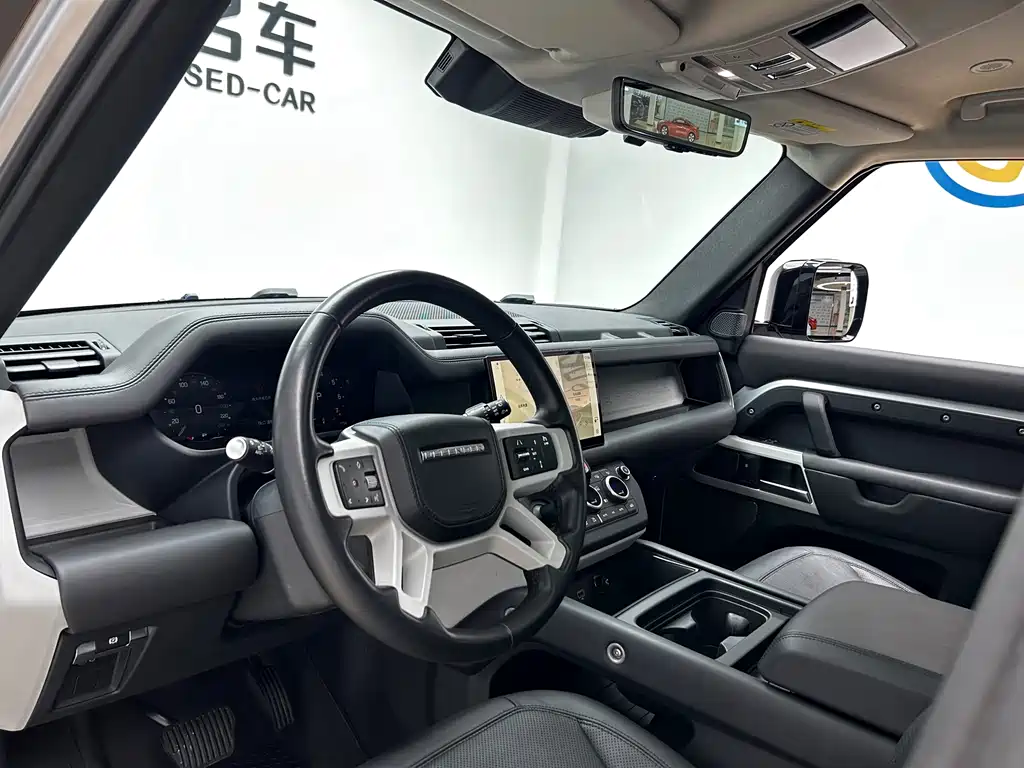 Land Rover Defender — миниатюра 9