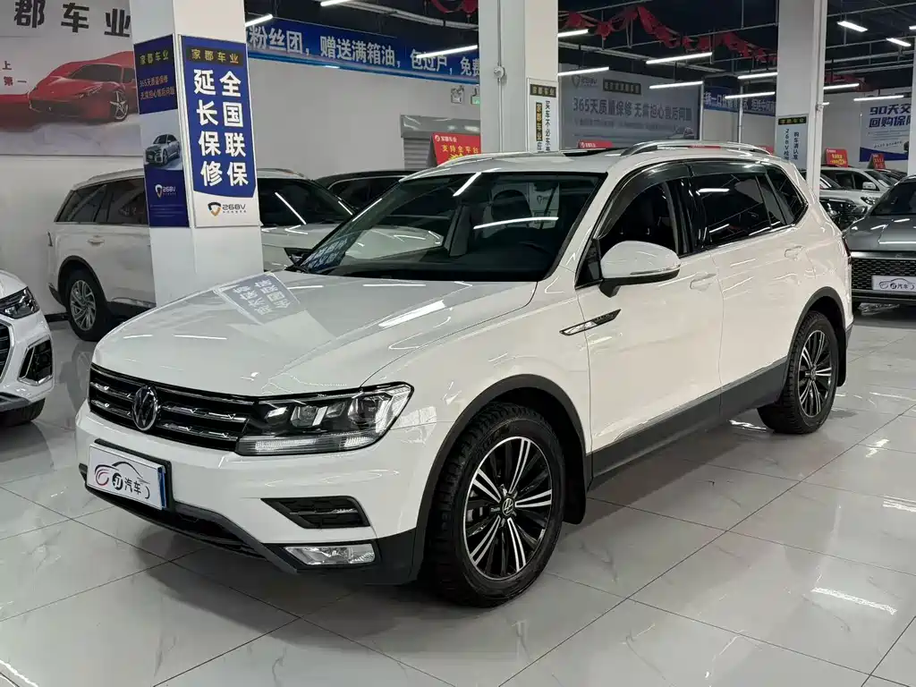 VOLKSWAGEN TIGUAN L