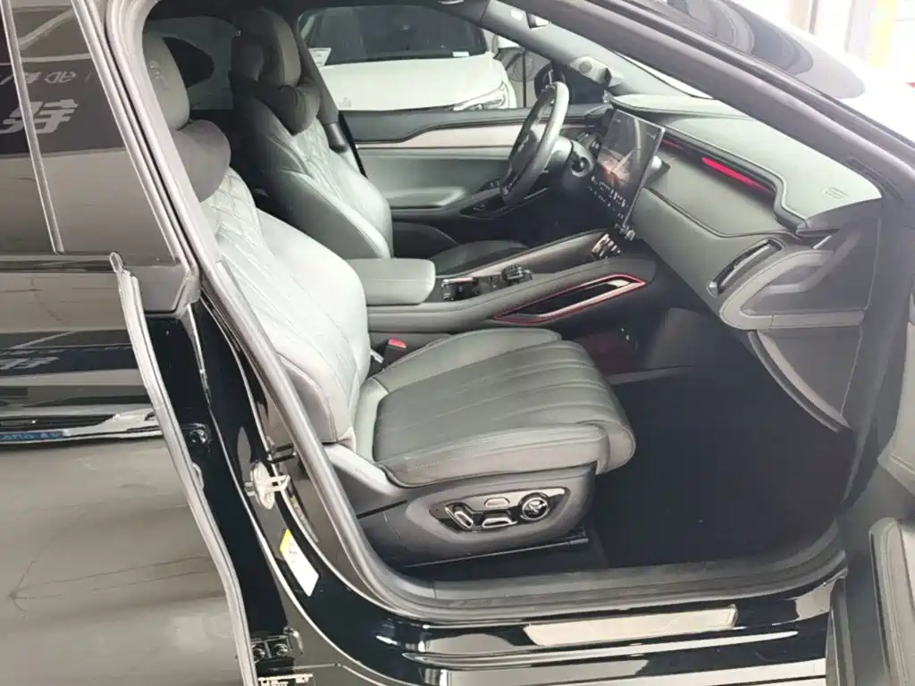 BYD L EV — миниатюра 25