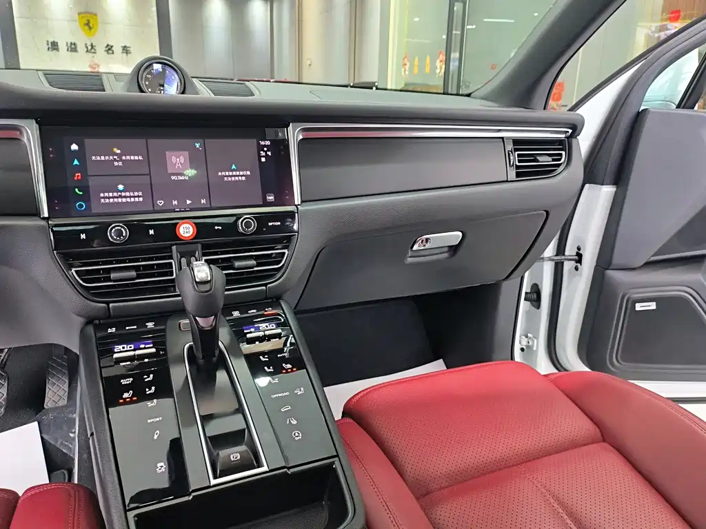 Porsche Macan — миниатюра 14